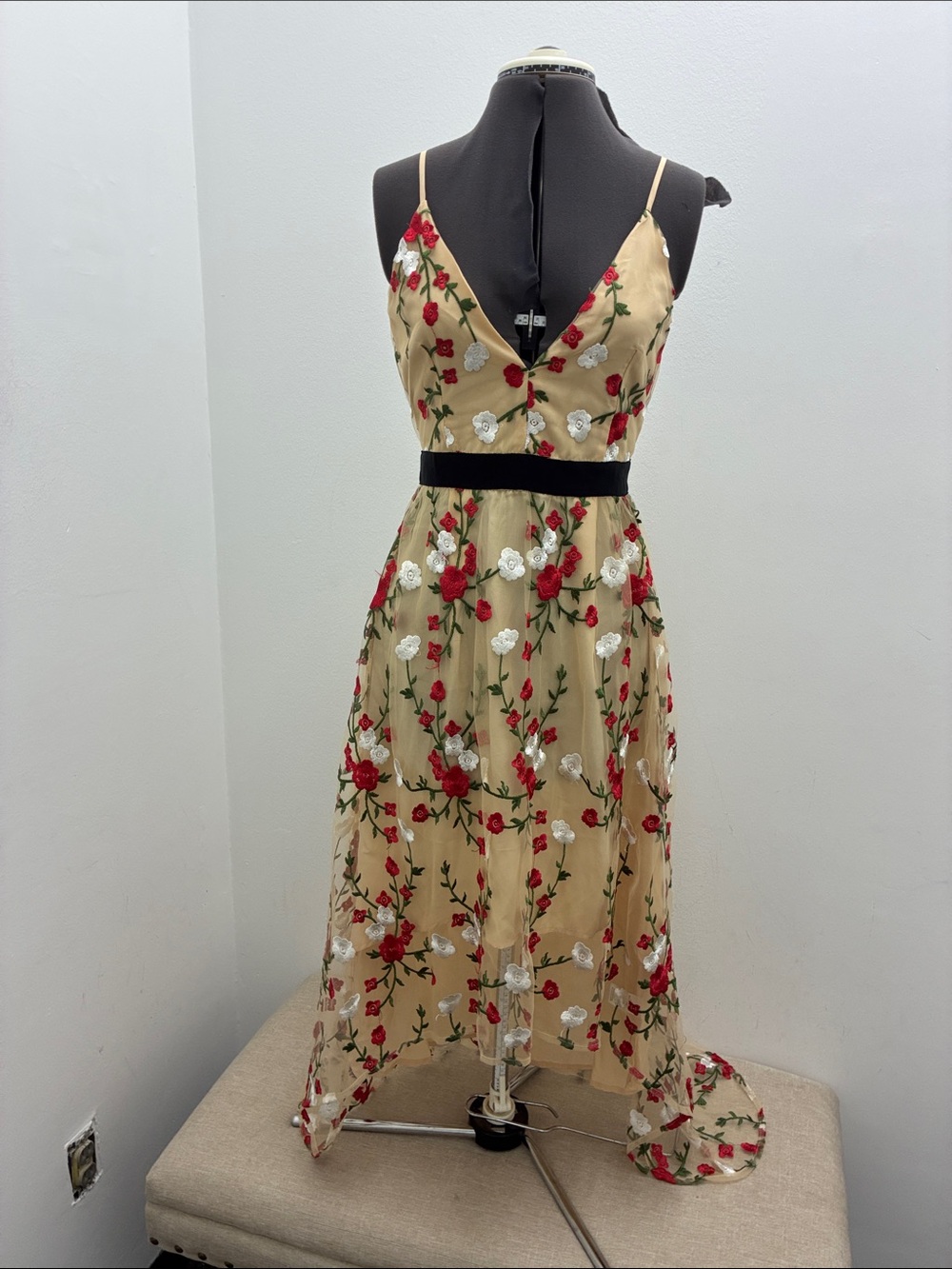 Floral Embroidered Beige V-Neck Dress with Black Waist